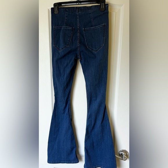 Hollister XS Flare Jeans - Picture 4 of 7